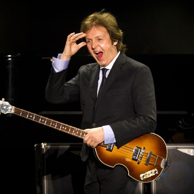Suatu Kehormatan Jhon Pizzarelli Sepanggung Paul McCartney